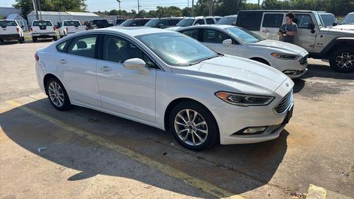 2017 Ford Fusion SE