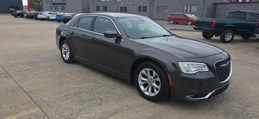 2016 Chrysler 300 Limited