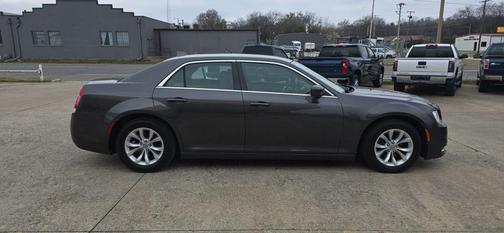 2016 Chrysler 300 Limited