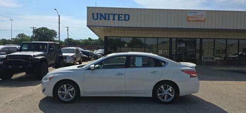 Pearl White 2013 Nissan Altima 2.5 SL