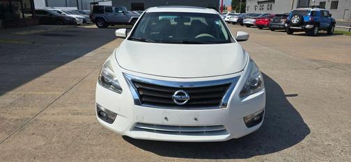 Pearl White 2013 Nissan Altima 2.5 SL
