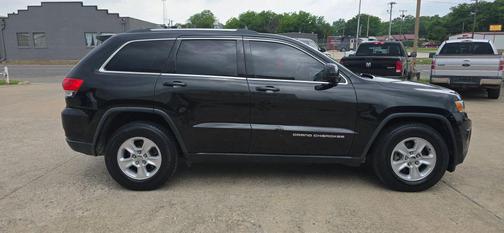 Brilliant Black Crystal Pearlcoat 2014 Jeep Grand Cherokee Laredo