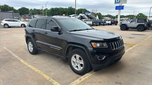 Brilliant Black Crystal Pearlcoat 2014 Jeep Grand Cherokee Laredo
