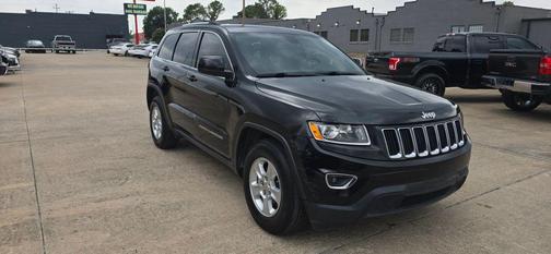 Brilliant Black Crystal Pearlcoat 2014 Jeep Grand Cherokee Laredo