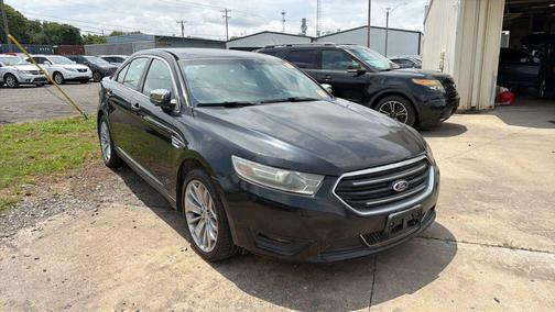 Tuxedo Black Metallic 2013 Ford Taurus Limited