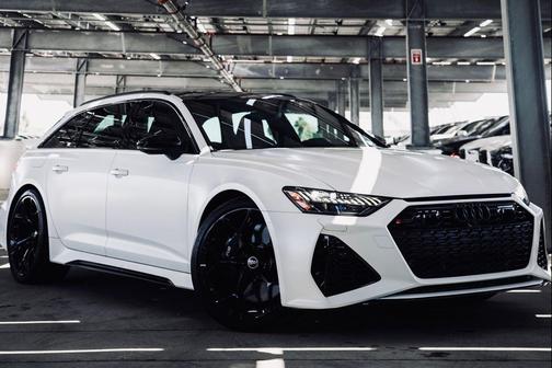 Glacier White Metallic 2024 Audi RS 6 Avant 4.0T