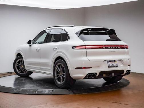 2025 Porsche Cayenne Cayenne