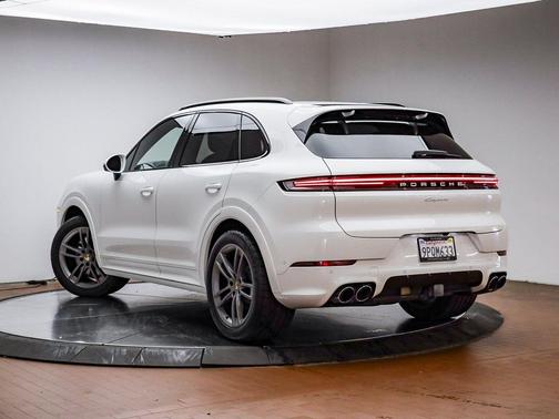 2025 Porsche Cayenne Cayenne