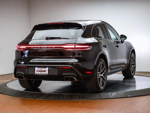2025 Porsche Macan 