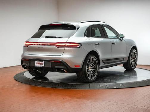 2025 Porsche Macan 