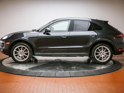 Volcano 2017 Porsche Macan Macan