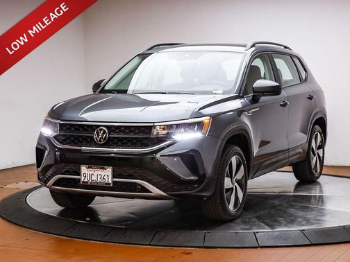 Platinum Gray Metallic 2024 Volkswagen Taos 1.5T S