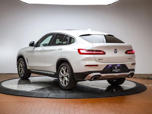 2023 BMW X4 xDrive30i