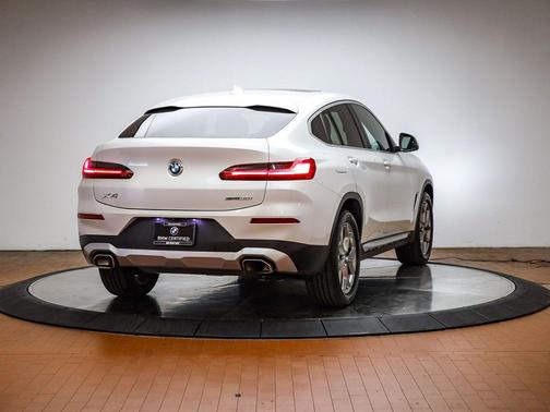 2023 BMW X4 xDrive30i