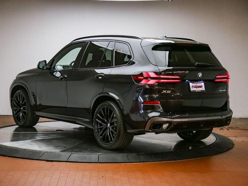 Black Sapphire Metallic 2024 BMW X5 xDrive40i