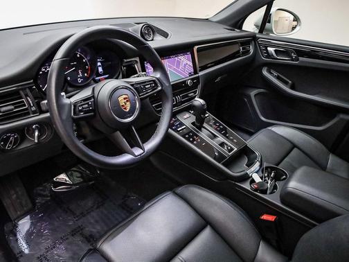 2023 Porsche Macan 