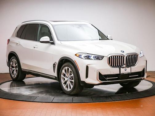 Alpine White 2024 BMW X5 PHEV xDrive50e