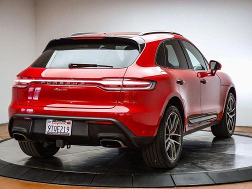 2025 Porsche Macan 