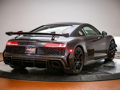 Daytona Gray Pearl Effect 2023 Audi R8 V10 GT RWD S tronic