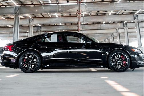 Mythos Black Metallic 2023 Audi RS e-tron GT quattro