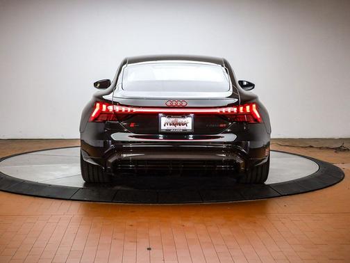 2023 Audi RS e-tron GT quattro