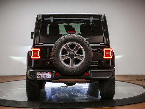 Black Clearcoat 2018 Jeep Wrangler Unlimited Sahara