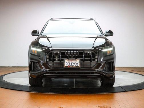 2022 Audi Q8 55 Premium Plus