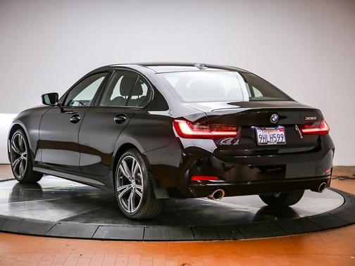 Jet Black 2023 BMW 330 330i