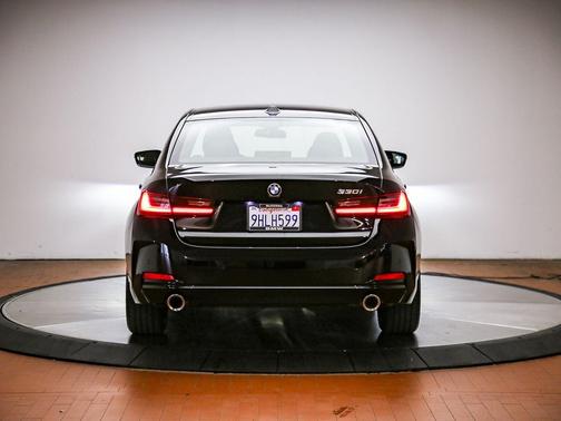 Jet Black 2023 BMW 330 330i