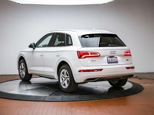 Ibis White 2018 Audi Q5 2.0T Premium