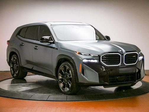 Cape York Green Metallic 2023 BMW XM Base