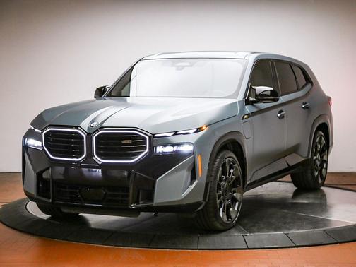 Cape York Green Metallic 2023 BMW XM Base