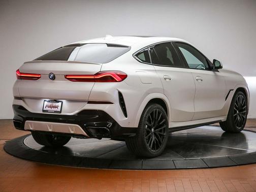 Mineral White Metallic 2022 BMW X6 xDrive40i