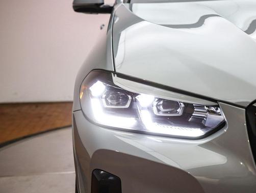 2023 BMW X4 xDrive30i