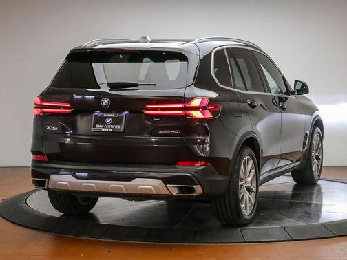 Black Sapphire Metallic 2024 BMW X5 sDrive40i