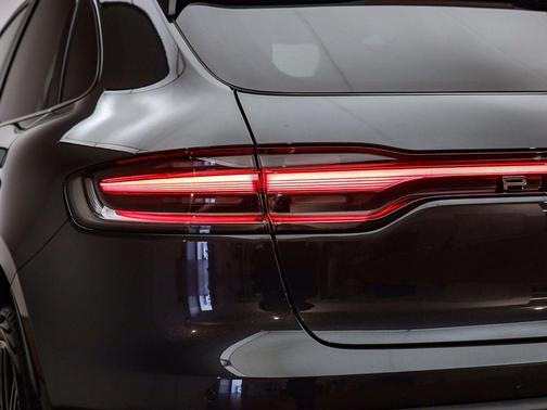 Volcano 2023 Porsche Macan Macan