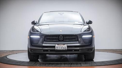 Volcano 2023 Porsche Macan Macan