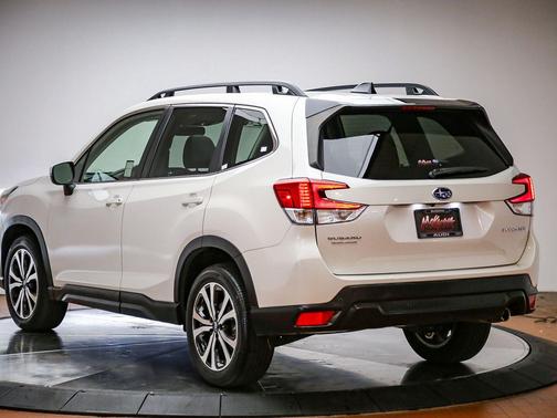 Crystal White Pearl 2024 Subaru Forester Limited