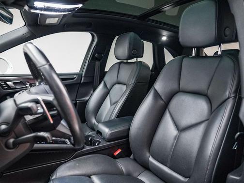 2022 Porsche Macan S
