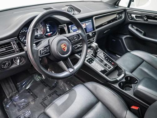 2022 Porsche Macan S