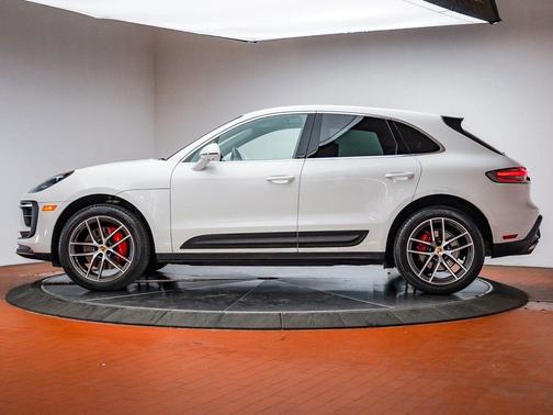 2022 Porsche Macan S