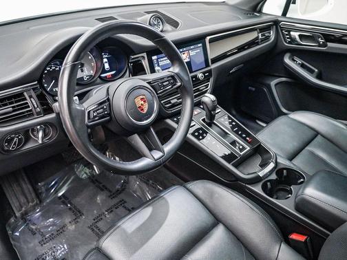 2022 Porsche Macan S