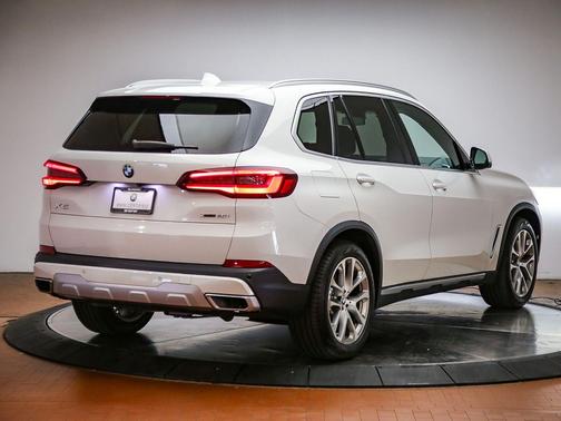 Alpine White 2022 BMW X5 xDrive40i