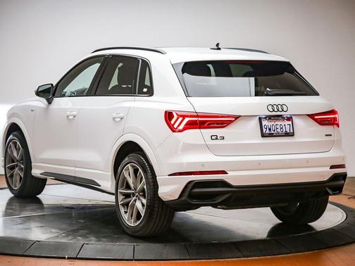 Arkona White 2025 Audi Q3 Premium 45 TFSI S line quattro Tiptronic