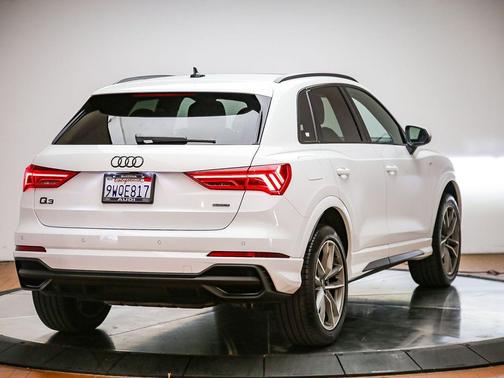 Arkona White 2025 Audi Q3 Premium 45 TFSI S line quattro Tiptronic