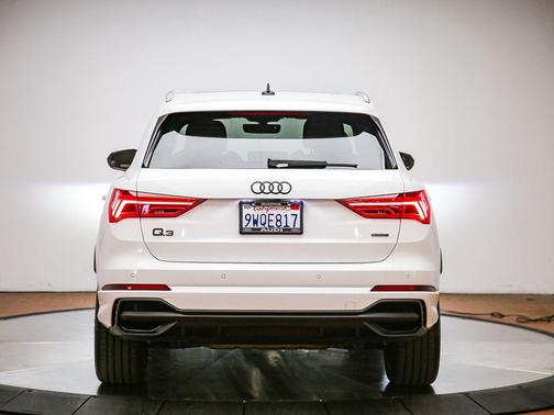 Arkona White 2025 Audi Q3 Premium 45 TFSI S line quattro Tiptronic