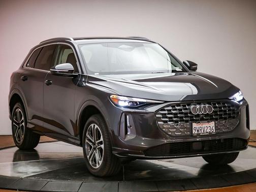 Tambora Gray Metallic 2025 Audi Q5 Premium TFSI quattro S tronic