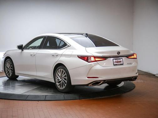 Eminent White Pearl 2019 Lexus ES 350 Luxury