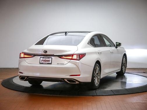 Eminent White Pearl 2019 Lexus ES 350 Luxury