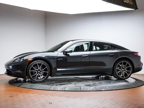 2025 Porsche Taycan 